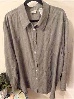 Stunning Liz Claiborne Embroidered Button Front blouse in Olive tone Green Sz 3